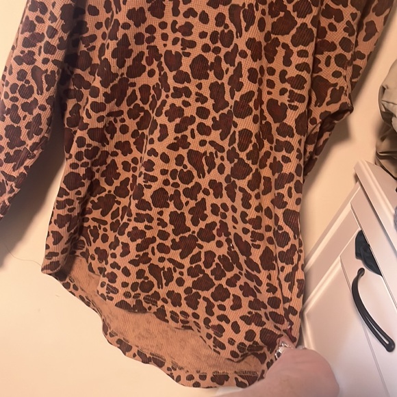 Urban Outfitters Thermal - Picture 4 of 4